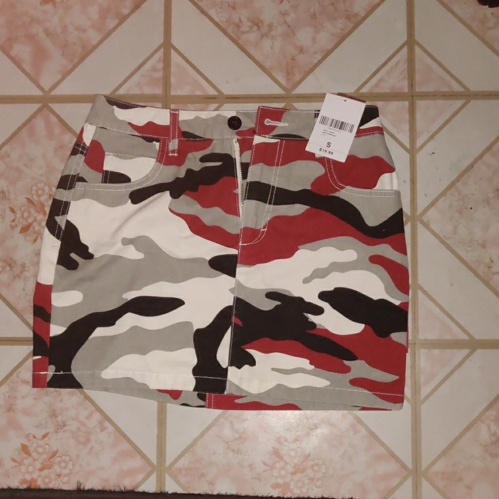 Forever 21 Skirt - Picture 4 of 8